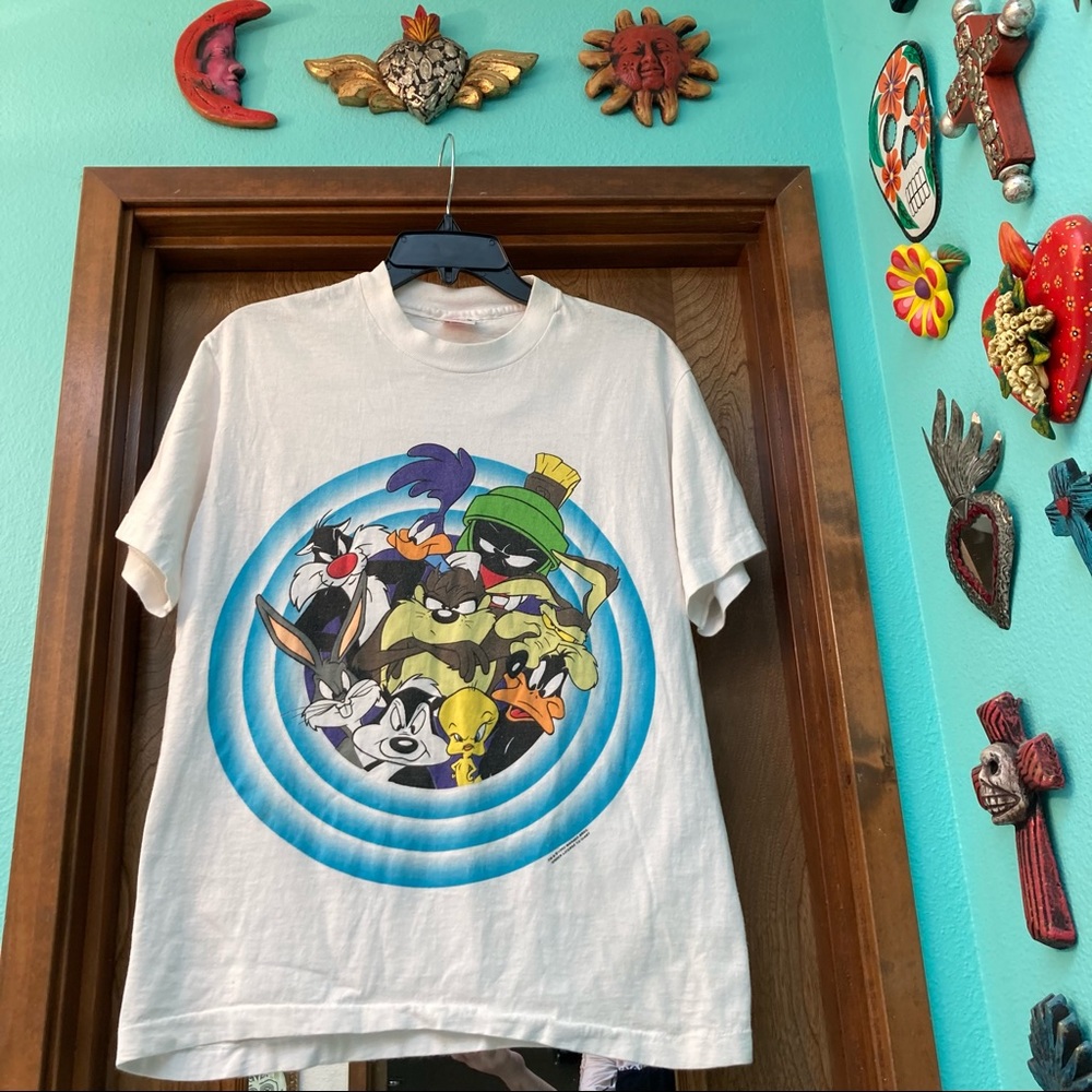 Men’s medium Loony Toons “mean mug” Shirt